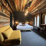 Hotell Domaine De Ronchinne - Chateau Et Ecuries
