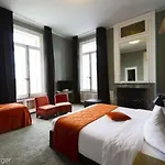 Hotell Domaine De Ronchinne - Chateau Et Ecuries 3*