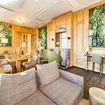 Domaine De Ronchinne - Chateau Et Ecuries Hotell