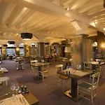 Domaine De Ronchinne - Chateau Et Ecuries 3*