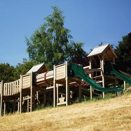 Hotel Domaine De Ronchinne - Château Et Ecuries 3*