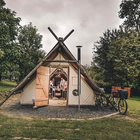 Domaine De Ronchinne - Chateau Et Ecuries 3*