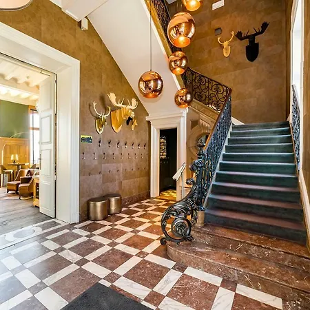 Domaine De Ronchinne - Chateau Et Ecuries Hotel