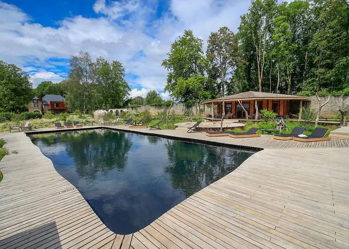 Domaine De Ronchinne - Chateau Et Ecuries Hotel