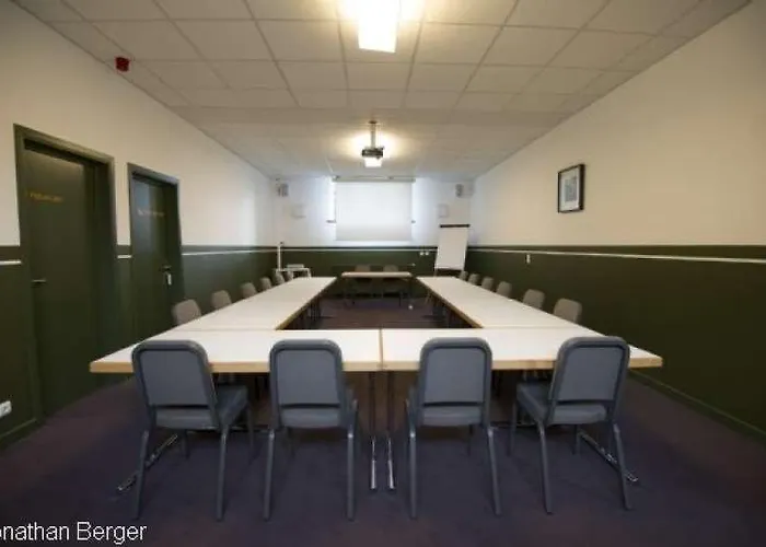 Domaine De Ronchinne - Chateau Et Ecuries Hotel