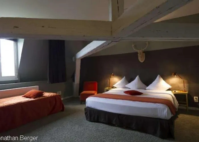 Domaine De Ronchinne - Chateau Et Ecuries