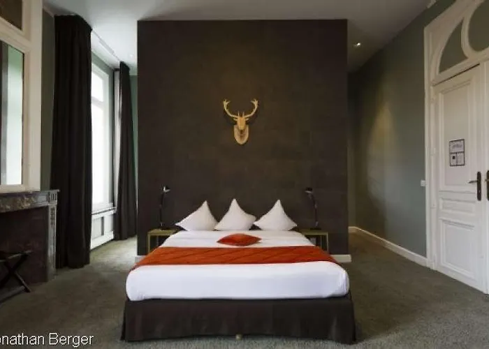 Domaine De Ronchinne - Chateau Et Ecuries Hotel 3*