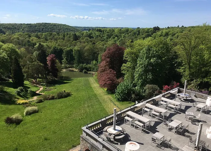 Domaine De Ronchinne - Chateau Et Ecuries