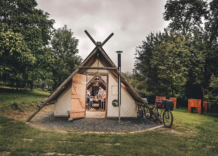 Domaine De Ronchinne - Chateau Et Ecuries 3*