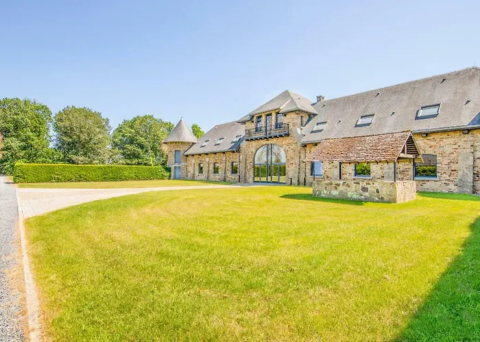 Domaine De Ronchinne - Chateau Et Ecuries Maillen