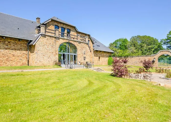 Hotel Domaine De Ronchinne - Chateau Et Ecuries 3*