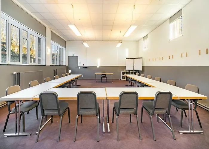 Domaine De Ronchinne - Chateau Et Ecuries Maillen