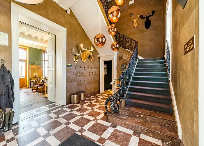 Domaine De Ronchinne - Chateau Et Ecuries Hotel