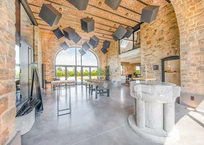 Hotel Domaine De Ronchinne - Chateau Et Ecuries