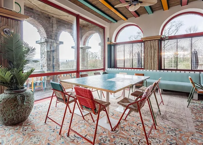 Domaine De Ronchinne - Chateau Et Ecuries Hotel